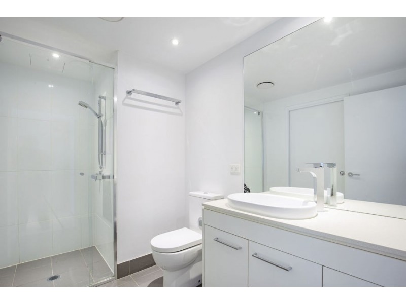 408/20 Labrador Street, Labrador QLD 4215