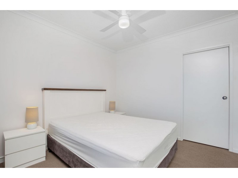 408/20 Labrador Street, Labrador QLD 4215