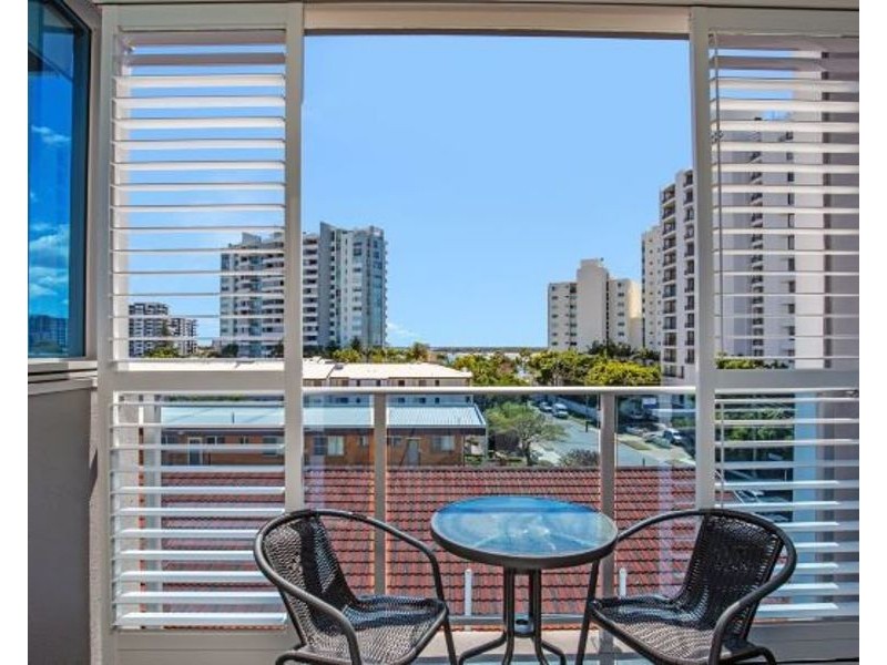 408/20 Labrador Street, Labrador QLD 4215