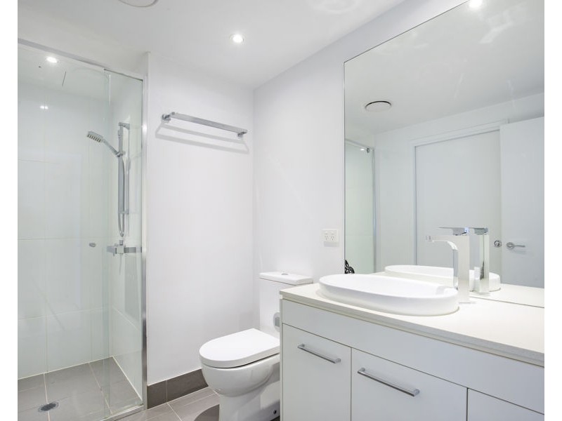 408/20 Labrador Street, Labrador QLD 4215