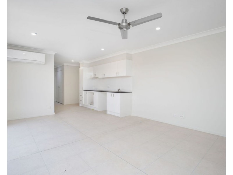 2/15 Hurley Street, Pimpama QLD 4209