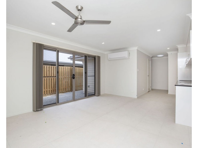 2/15 Hurley Street, Pimpama QLD 4209