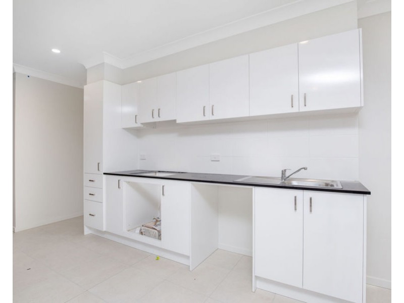 2/15 Hurley Street, Pimpama QLD 4209