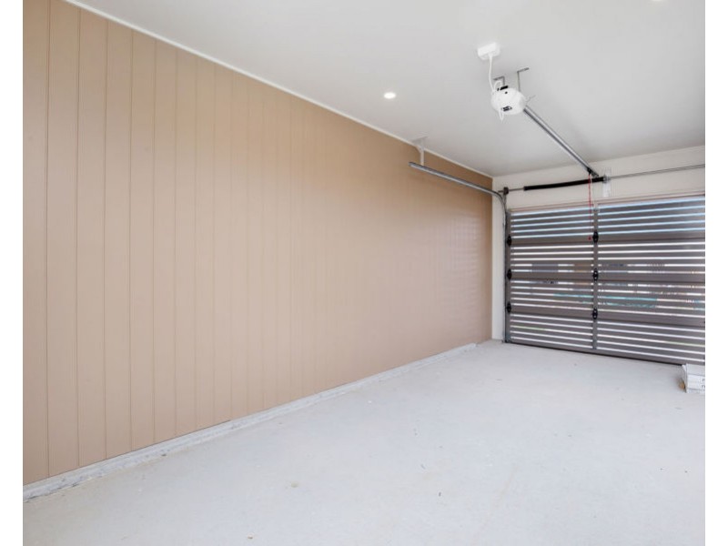 2/15 Hurley Street, Pimpama QLD 4209