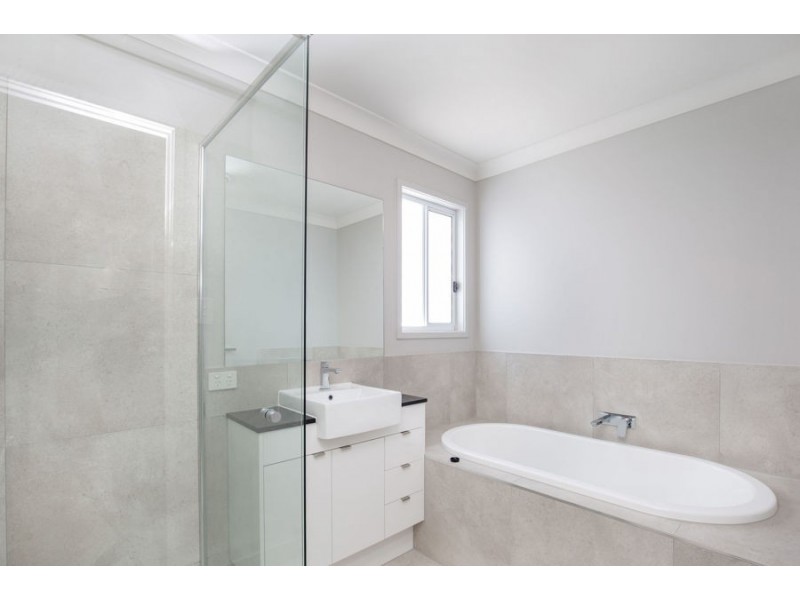 27 Burghardt Court, Pimpama QLD 4209