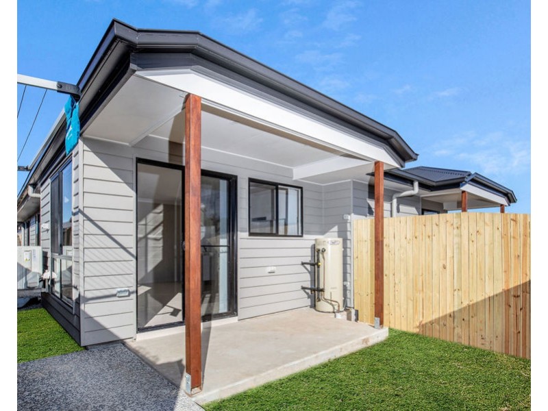 2/13 Rainbird Circuit, Logan Reserve QLD 4133