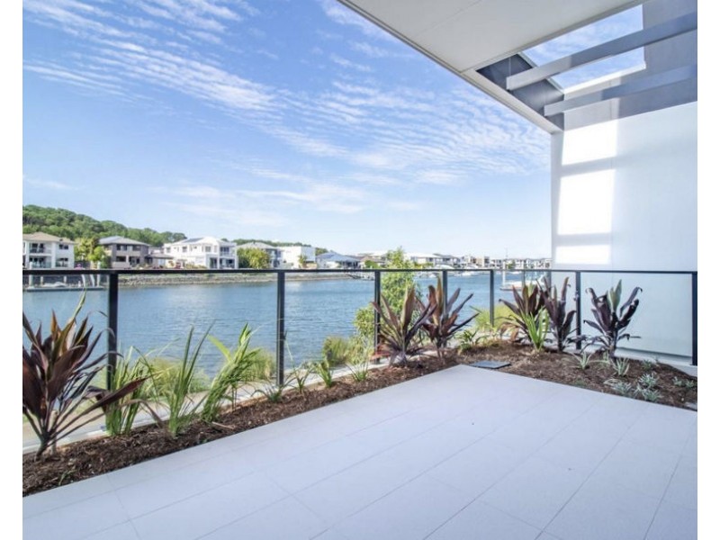 14 Bluewater Court, Hope Island QLD 4212