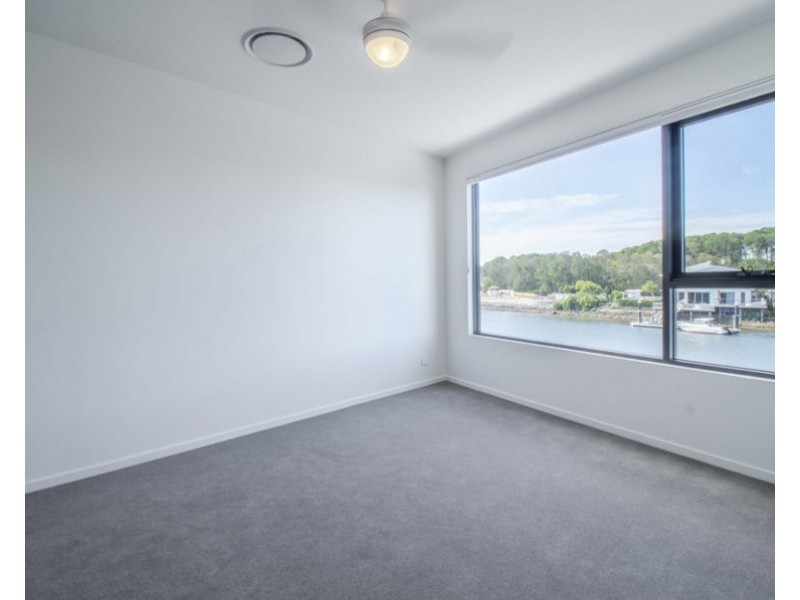 14 Bluewater Court, Hope Island QLD 4212