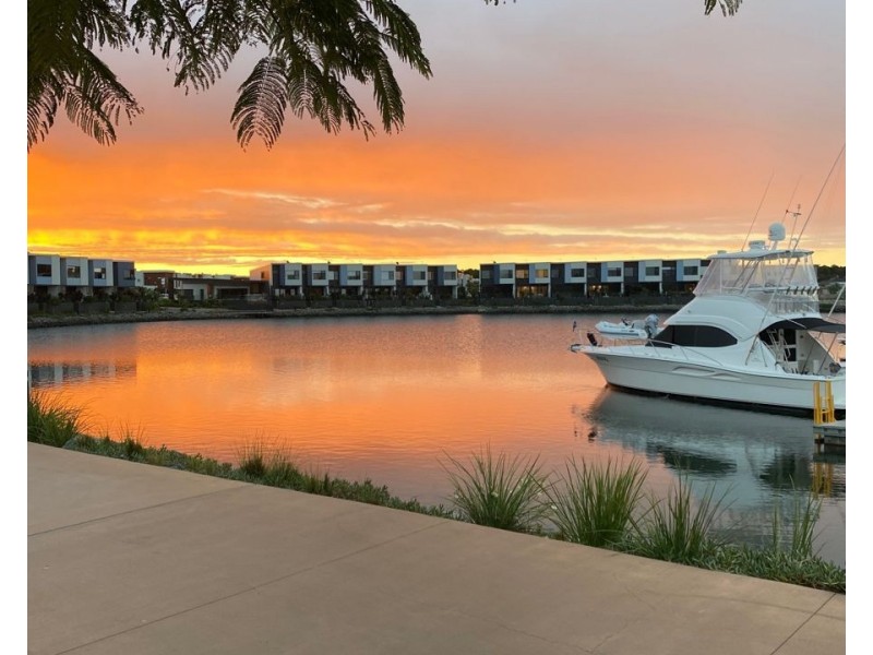 14 Bluewater Court, Hope Island QLD 4212