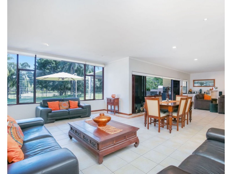 27 Meadowview Drive, Carrara QLD 4211