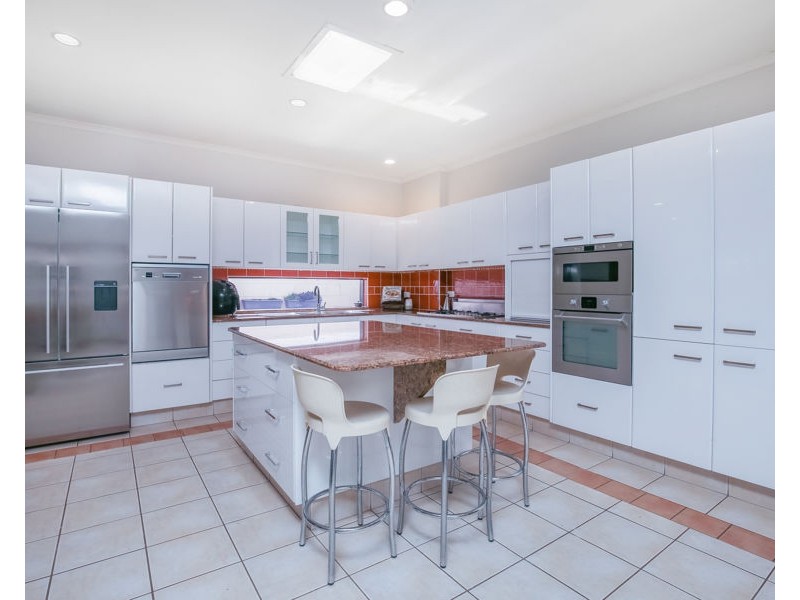 27 Meadowview Drive, Carrara QLD 4211