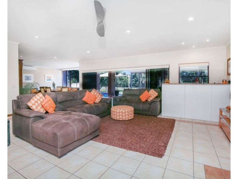 27 Meadowview Drive, Carrara QLD 4211