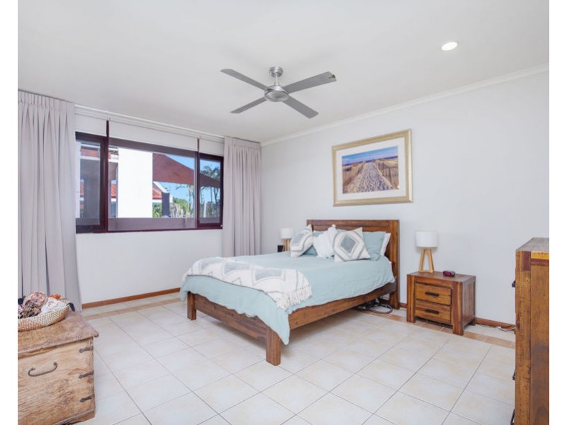 27 Meadowview Drive, Carrara QLD 4211