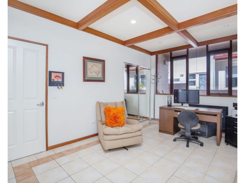 27 Meadowview Drive, Carrara QLD 4211