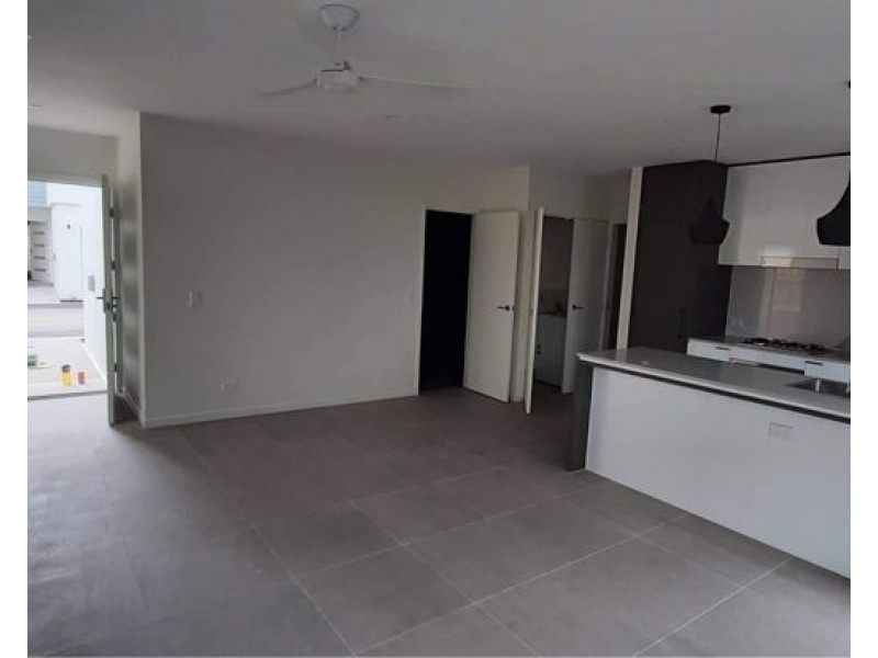 30 38 Gawthern Drive, Pimpama QLD 4209