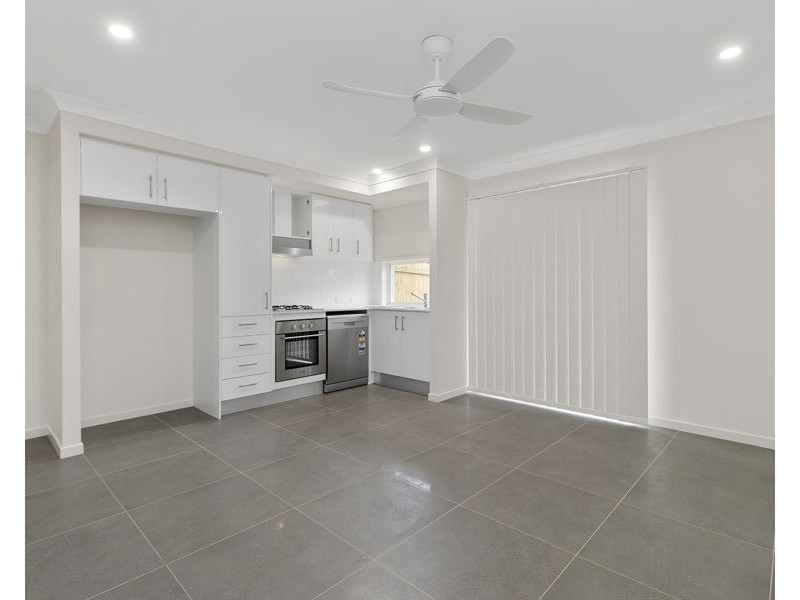 2/90 Dunaden Street, Logan Reserve QLD 4133