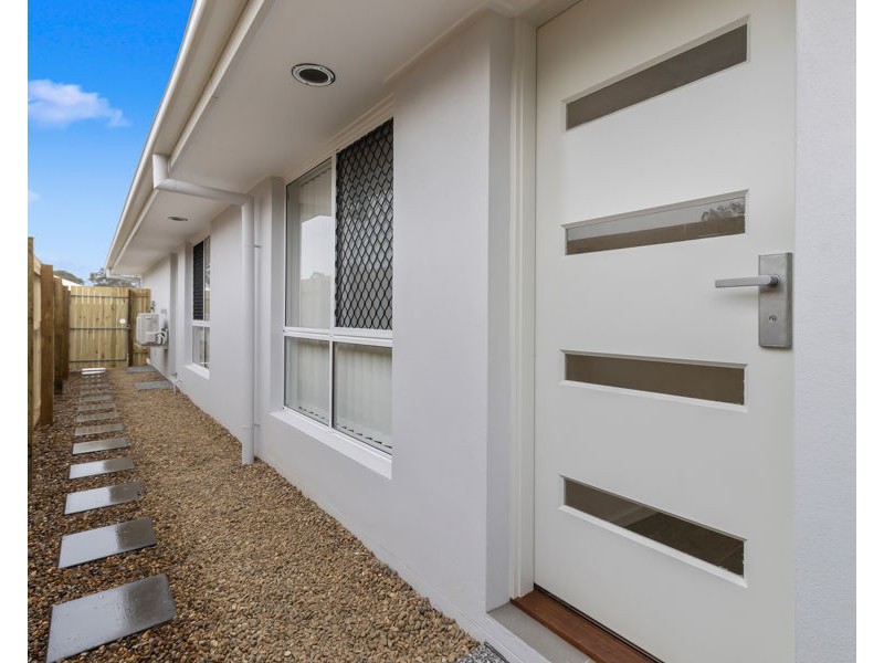 2/90 Dunaden Street, Logan Reserve QLD 4133