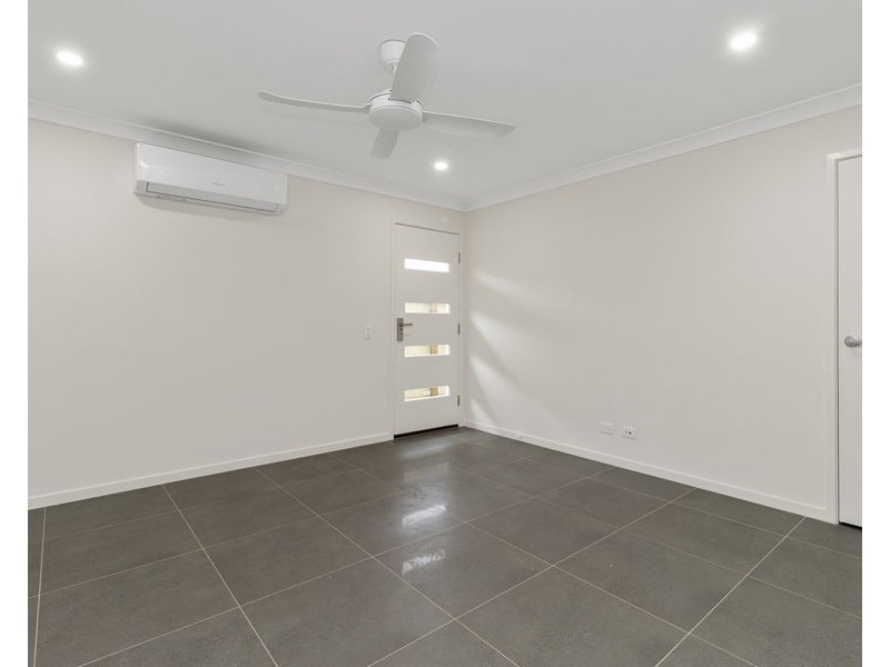 2/90 Dunaden Street, Logan Reserve QLD 4133