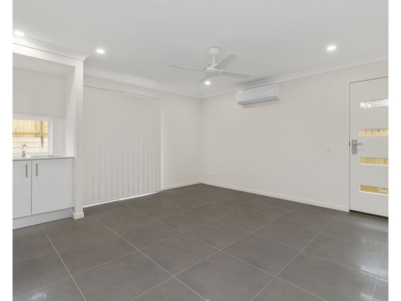 2/90 Dunaden Street, Logan Reserve QLD 4133
