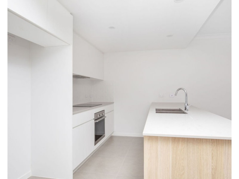 33/35 Sickle Avenue, Hope Island QLD 4212