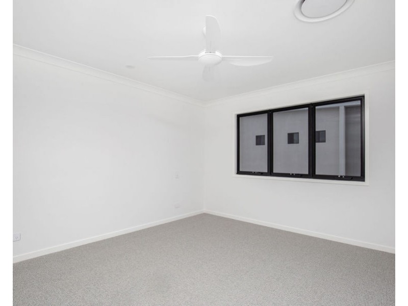 33/35 Sickle Avenue, Hope Island QLD 4212