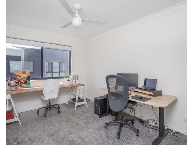 37 7 Angela Way, Pimpama QLD 4209