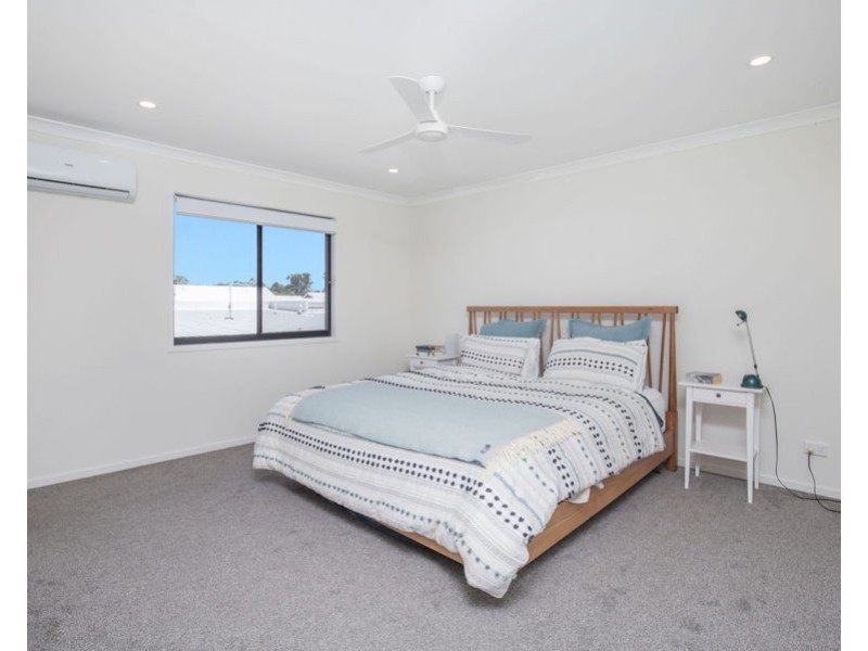 37 7 Angela Way, Pimpama QLD 4209