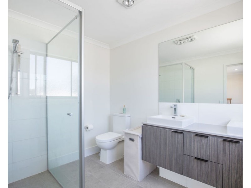 37 7 Angela Way, Pimpama QLD 4209