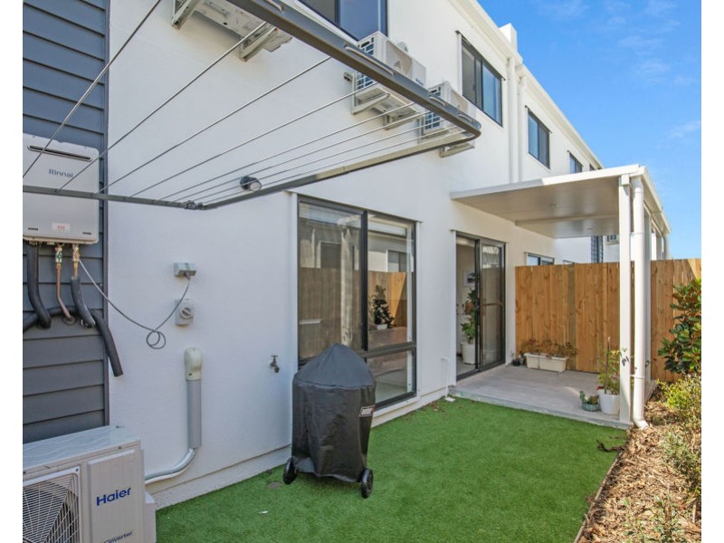 37 7 Angela Way, Pimpama QLD 4209