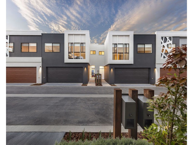 30/7 Angela Way, Pimpama QLD 4209