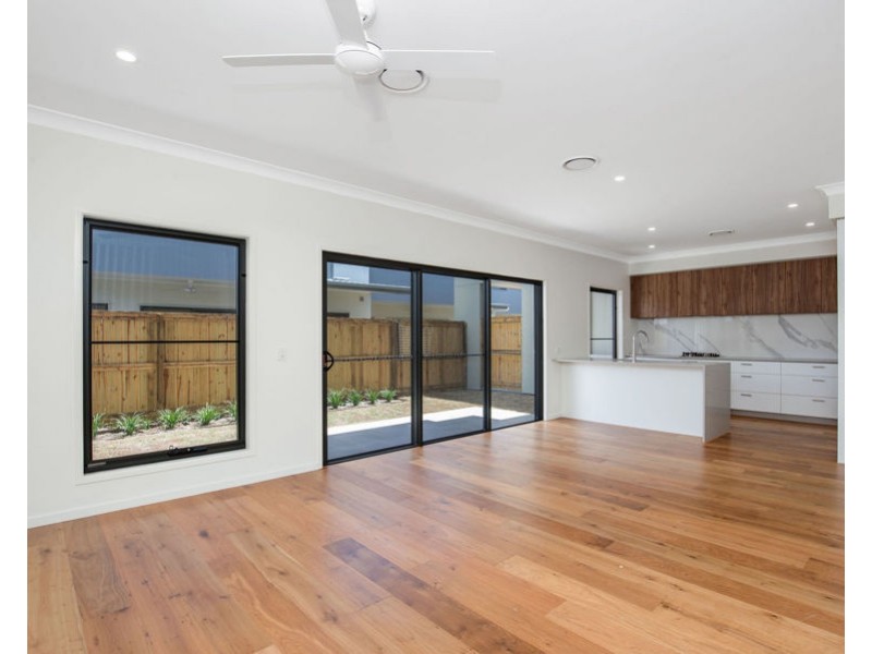 38 191-197 Marina Quays Boulevard, Hope Island QLD 4212