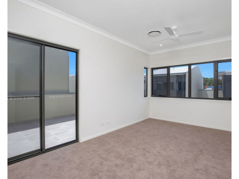 38 191-197 Marina Quays Boulevard, Hope Island QLD 4212