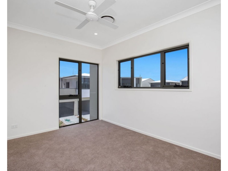 38 191-197 Marina Quays Boulevard, Hope Island QLD 4212