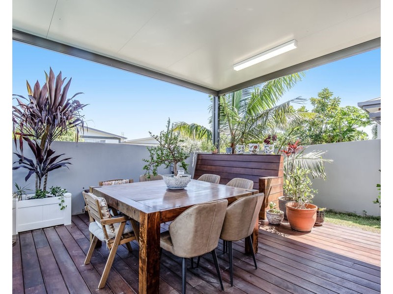 2 View Line Terrace, Hope Island QLD 4212
