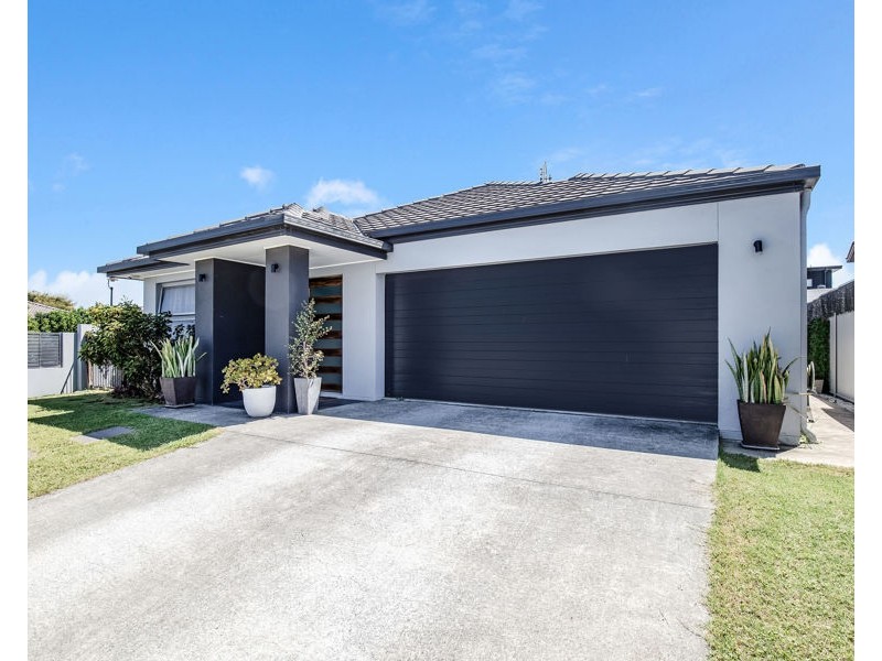 2 View Line Terrace, Hope Island QLD 4212