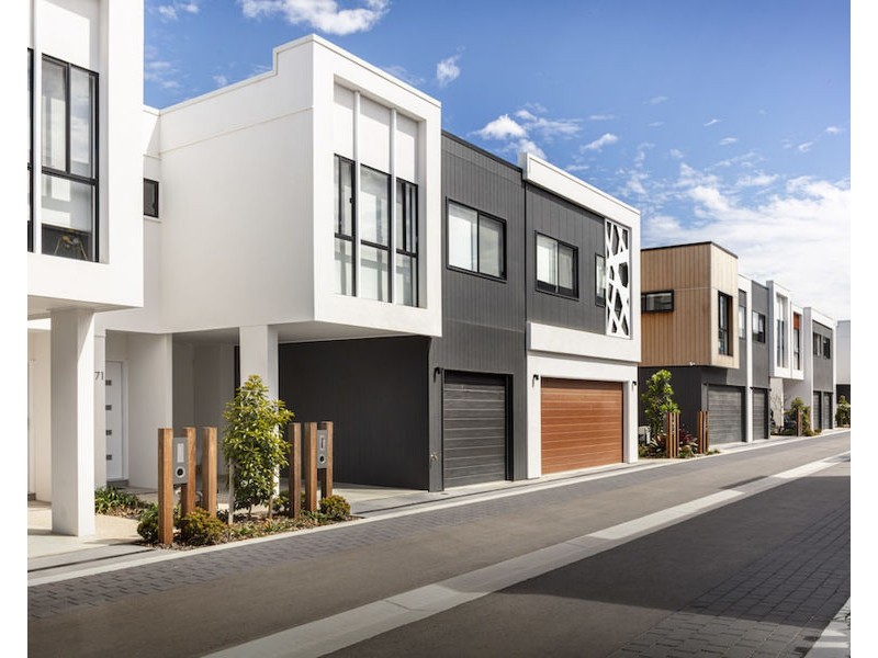 70/30 Angela Way, Pimpama QLD 4209