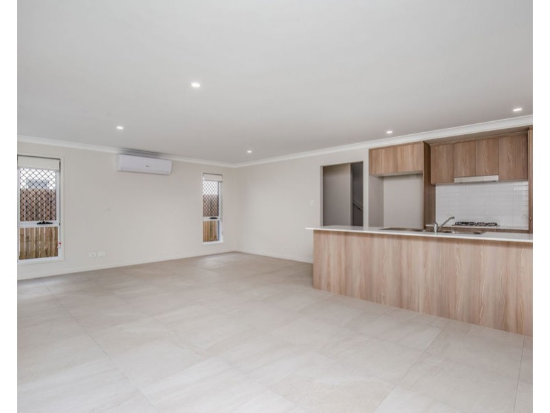 7 Oak Street, Pimpama QLD 4209