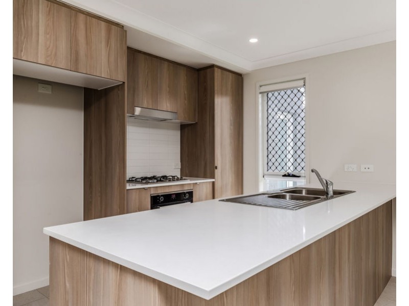 7 Oak Street, Pimpama QLD 4209