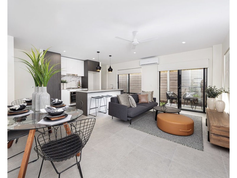 70/30 Angela Way, Pimpama QLD 4209