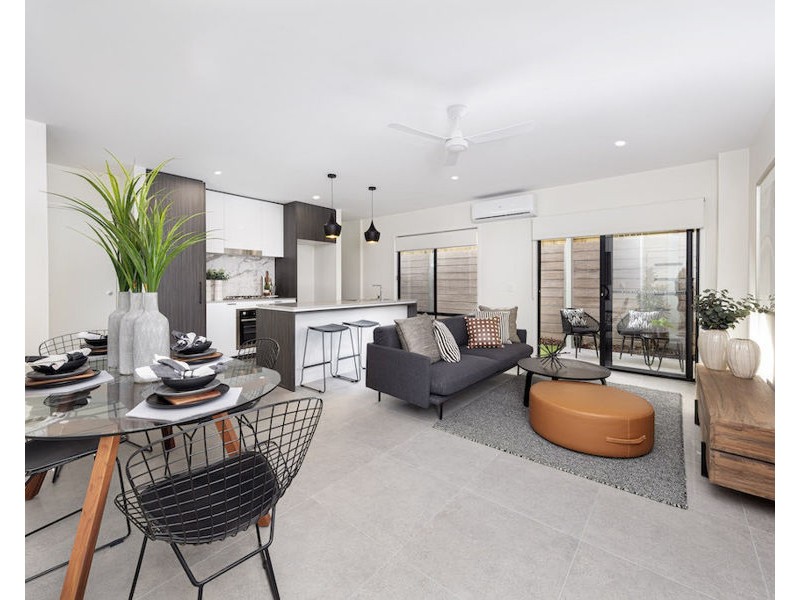 70 7 Angela Way, Pimpama QLD 4209