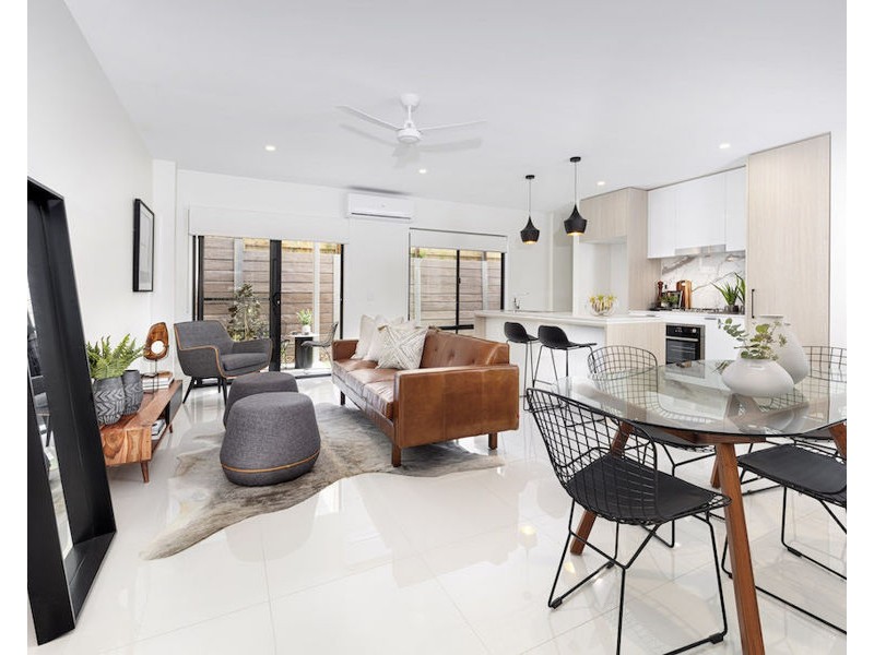 70 7 Angela Way, Pimpama QLD 4209