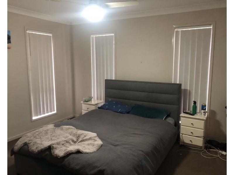 10 Linifield Street, Hillcrest QLD 4118