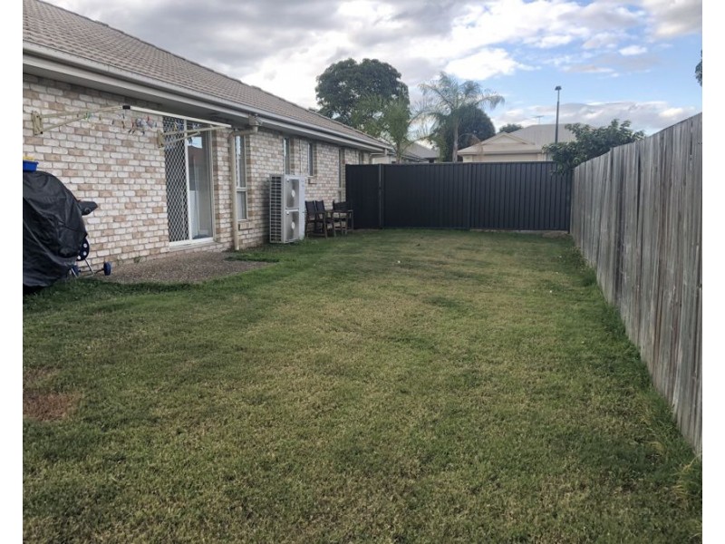 10 Linifield Street, Hillcrest QLD 4118