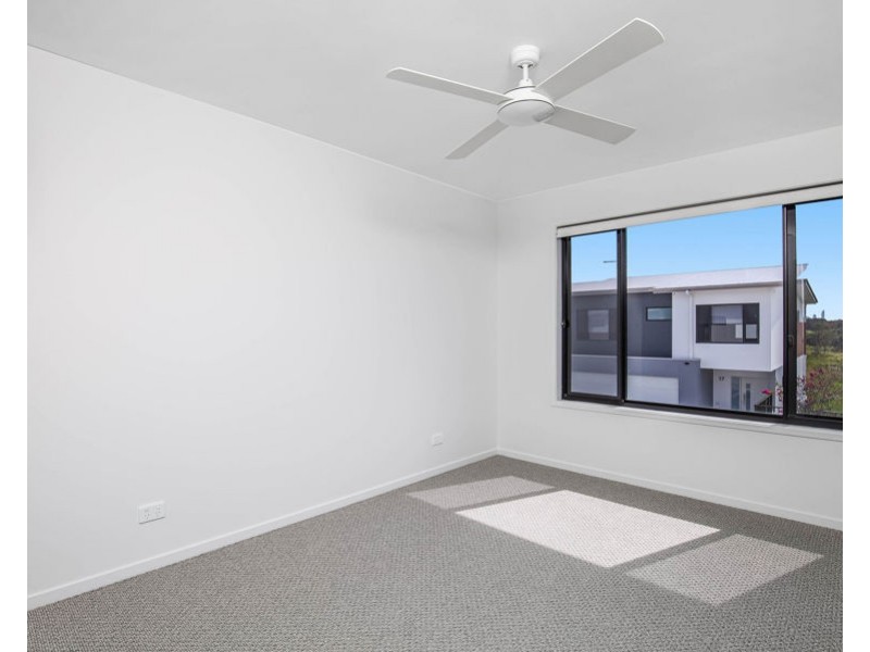 16/19 Sunrise Court, Merrimac QLD 4226