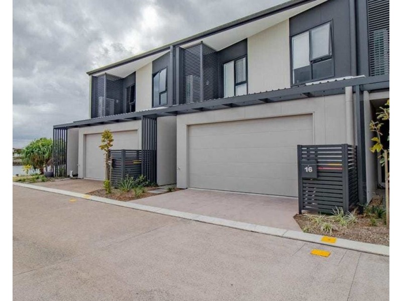 16 Bluewater Court, Hope Island QLD 4212