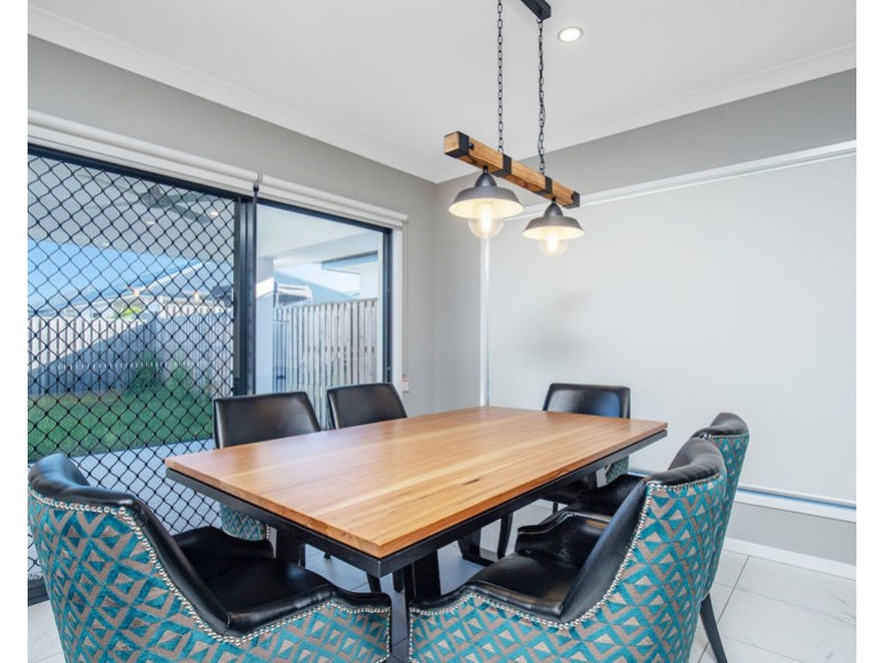 18 Foley Crescent, Pimpama QLD 4209