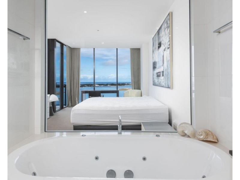 1802/230 Marine Parade, Labrador QLD 4215