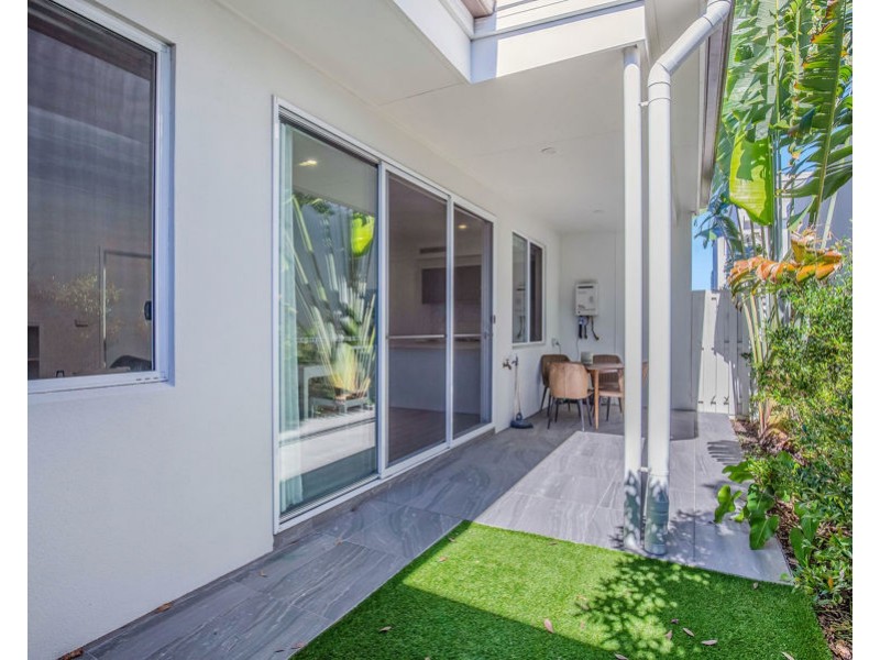 11/6 Park Cove Boulevard, Hope Island QLD 4212