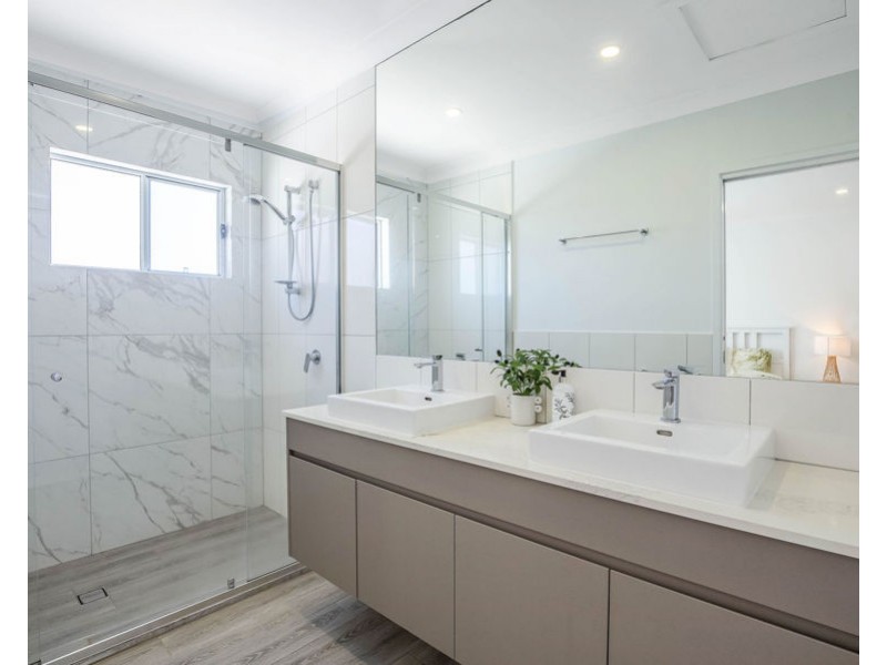 11/6 Park Cove Boulevard, Hope Island QLD 4212