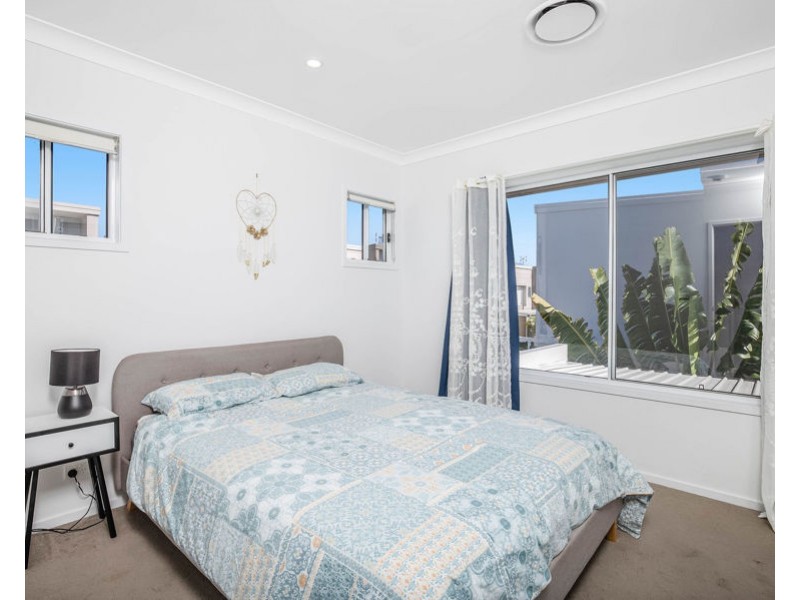 11/6 Park Cove Boulevard, Hope Island QLD 4212